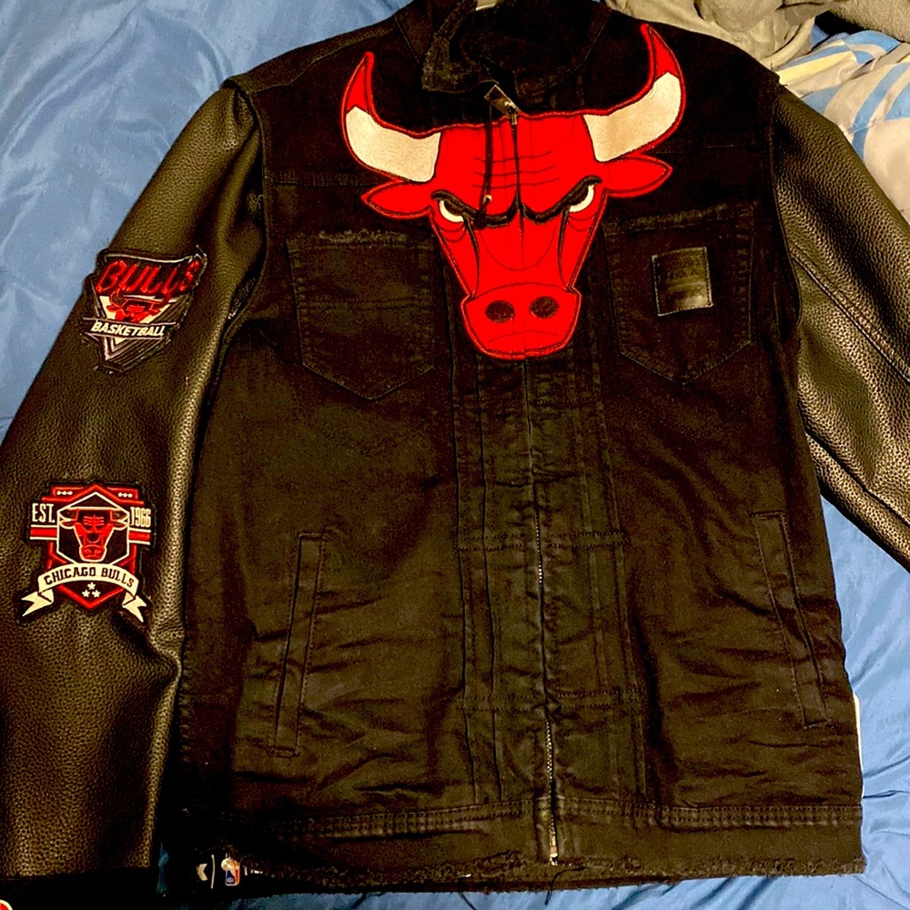 In perfect condition… worn once…size:L